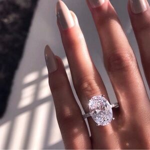 New Silver & Moissanite Oval-Cut Ring 9 Ct